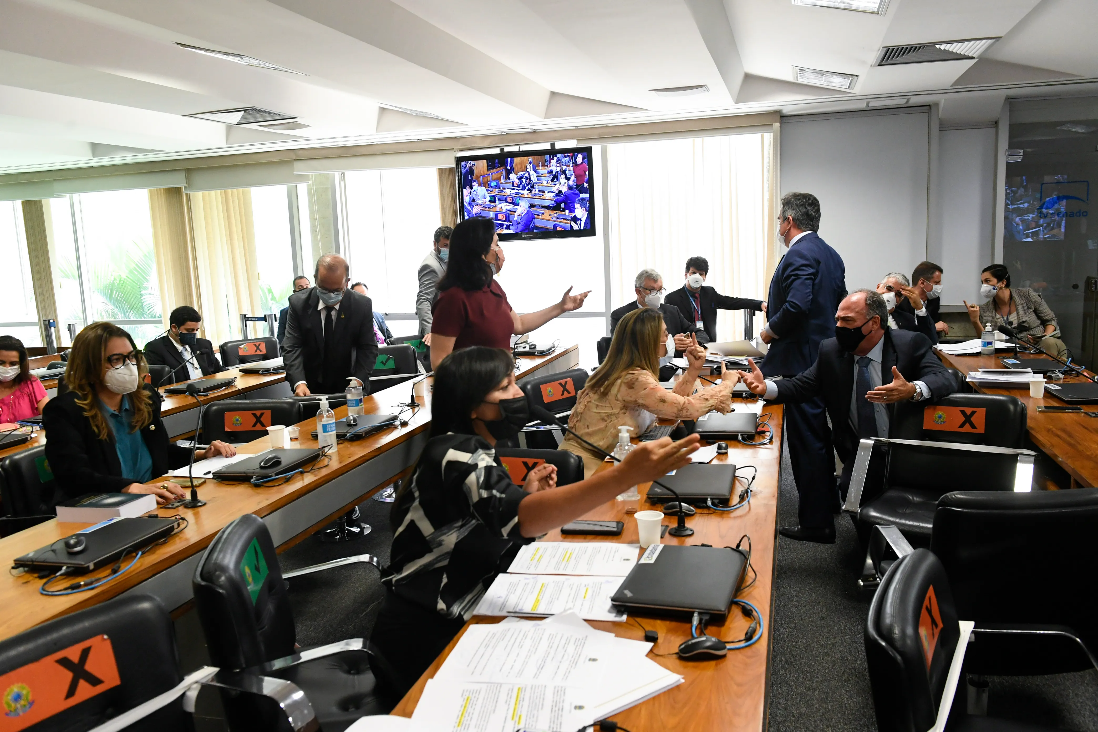 Simone Tebet no plenário do Senado